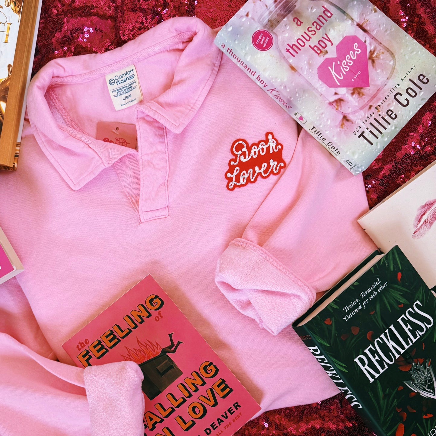 BOOK LOVER EMBRIODERED PATCH POLO CREWNECK