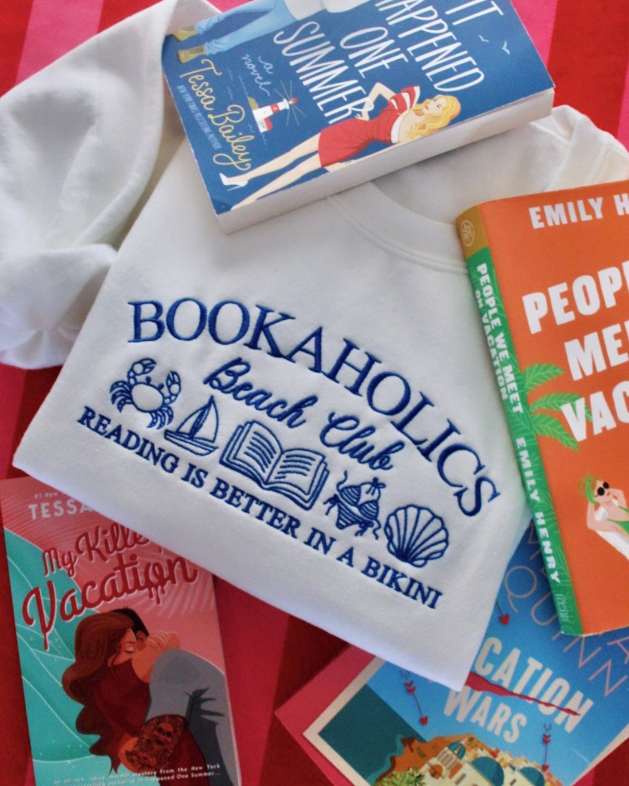BOOKAHOLICS BEACH CLUB EMBROIDERED CREWNECK