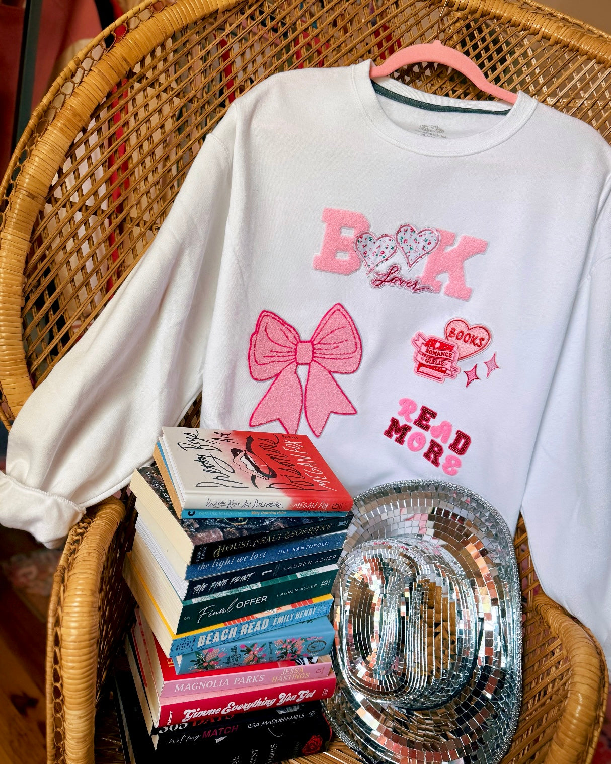 BOOK LOVER PATCH CREWNECK