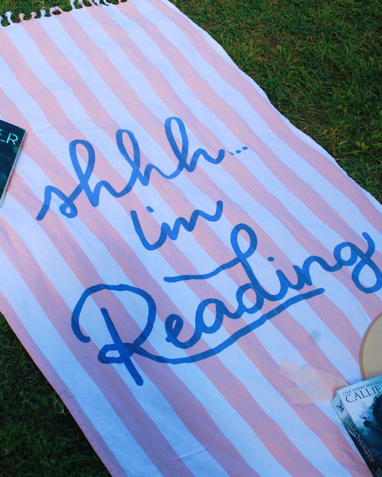 SHHH I’M READING BEACH TOWEL