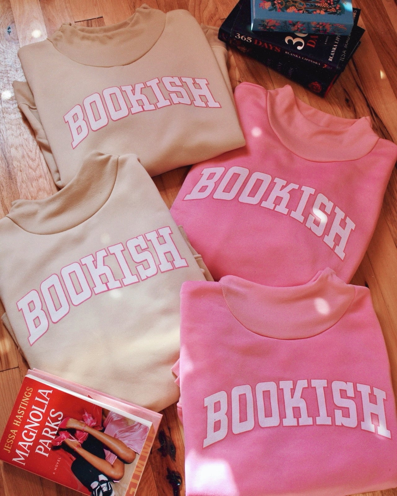 BOOKISH MOCK NECK