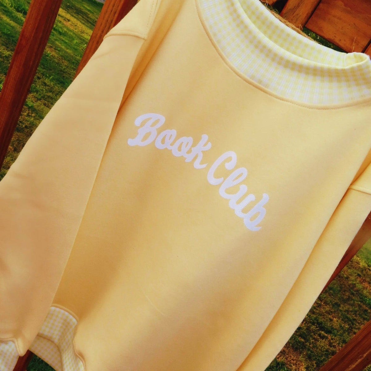 BOOK CLUB APPLIQUE MOCKNECK & CREWNECK