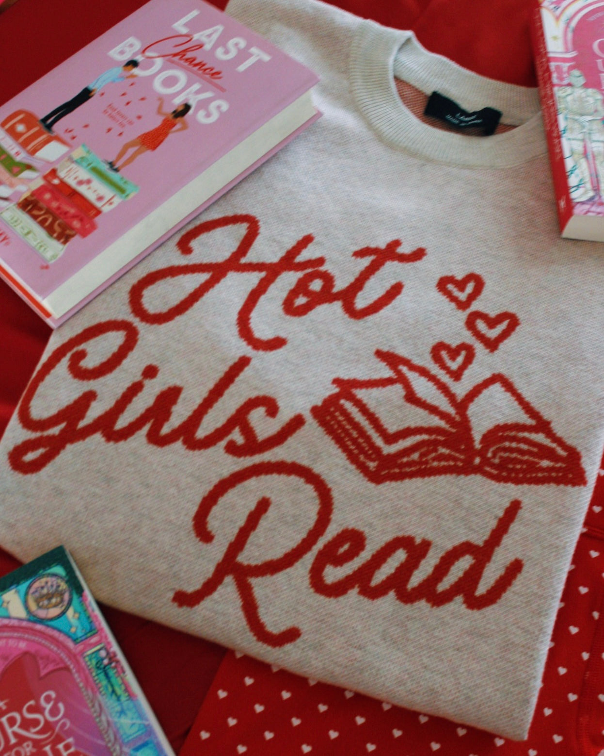 HOT GIRLS READ SHORT SLEEVE KNIT SWEATER