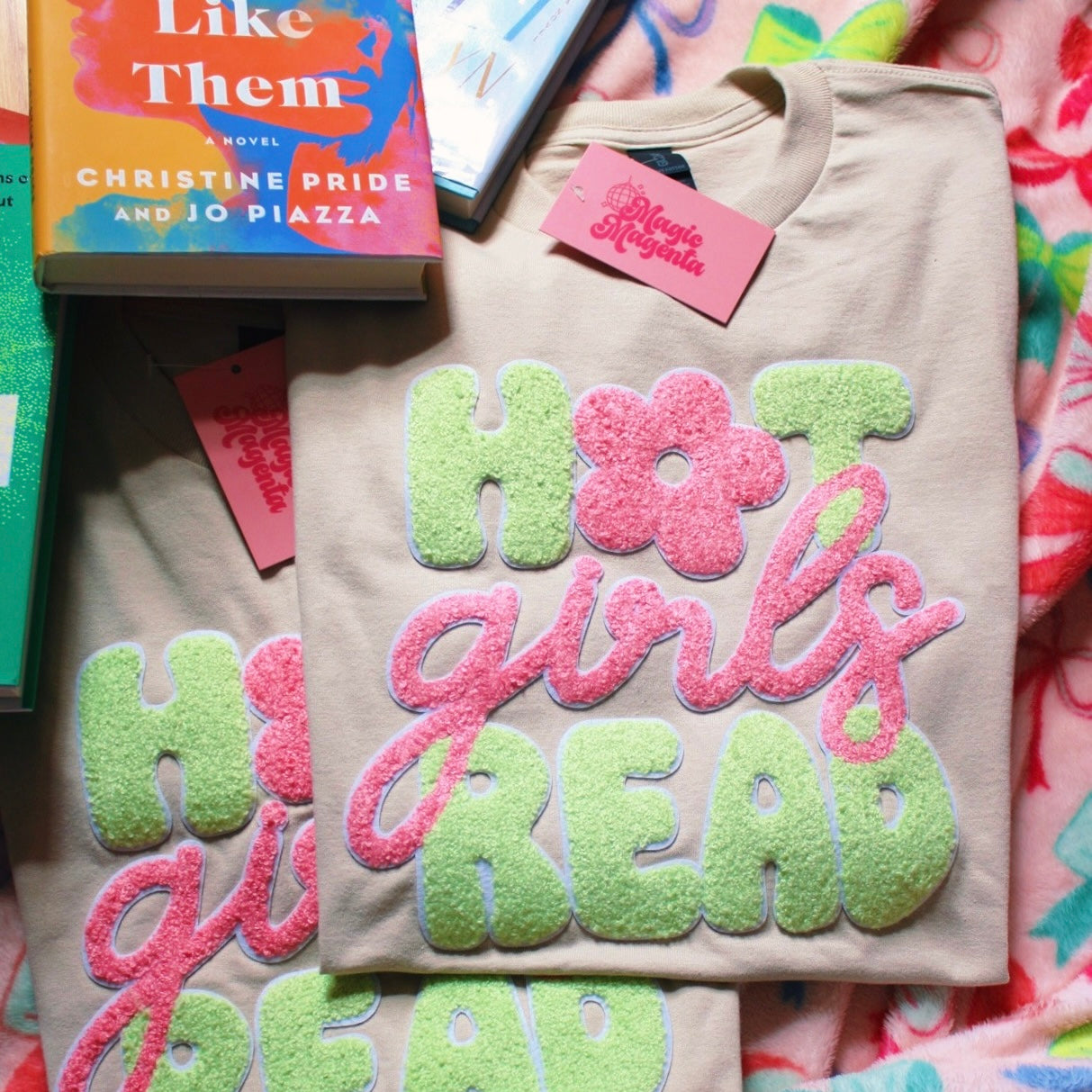 HOT GIRLS READ  PATCH TEE