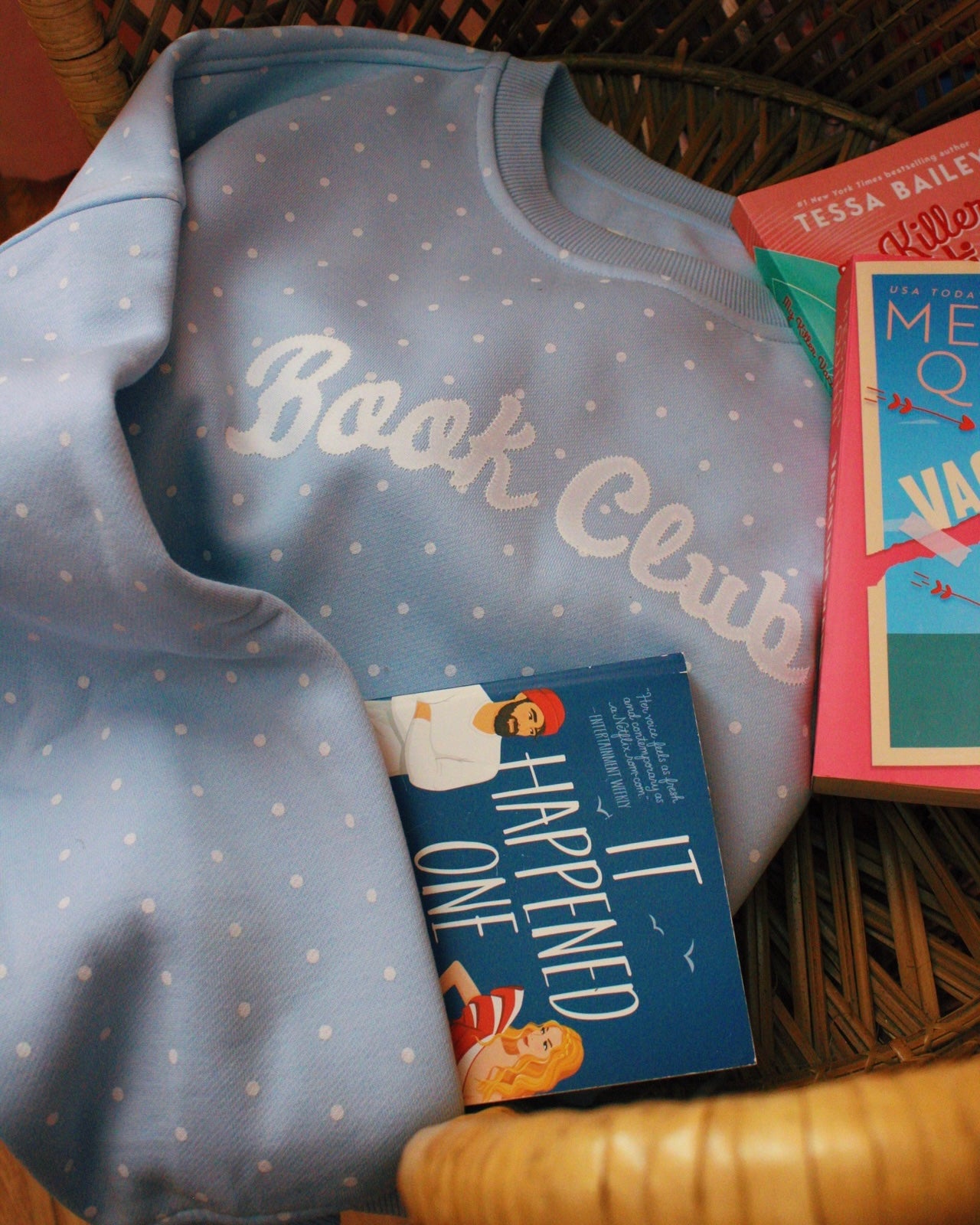 BOOK CLUB APPLIQUE POLKA DOT CREWNECK