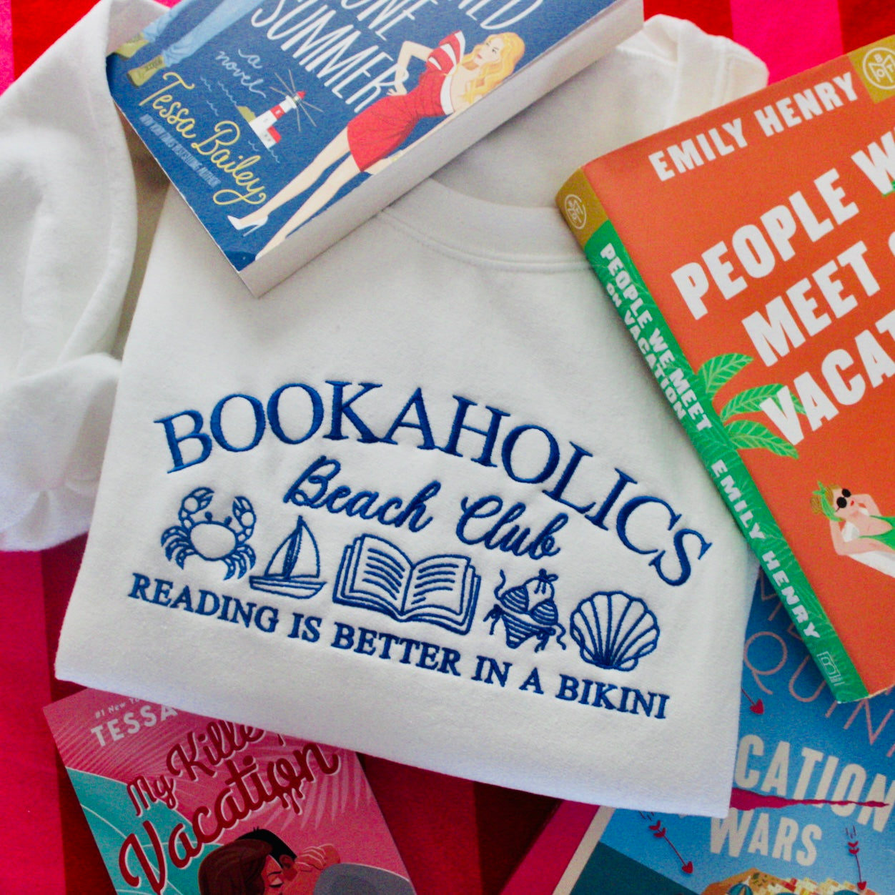 BOOKAHOLICS BEACH CLUB EMBROIDERED CREWNECK