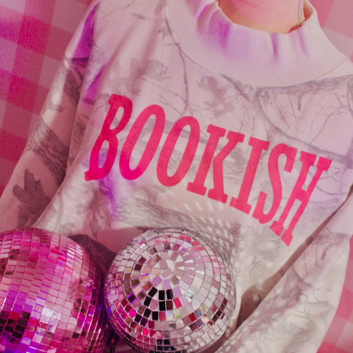 BOOKISH CAMO MOCK NECK