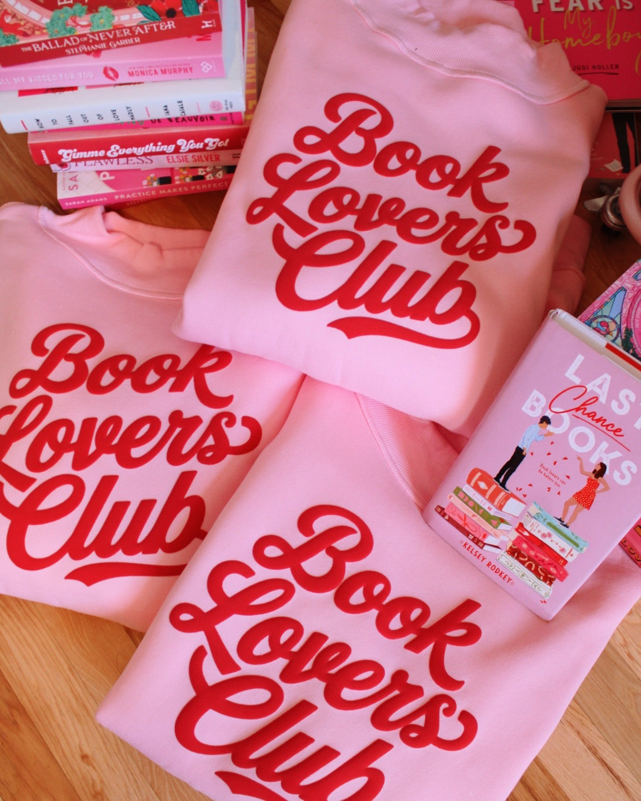 BOOK LOVERS CLUB PUFF PINK MOCK NECK