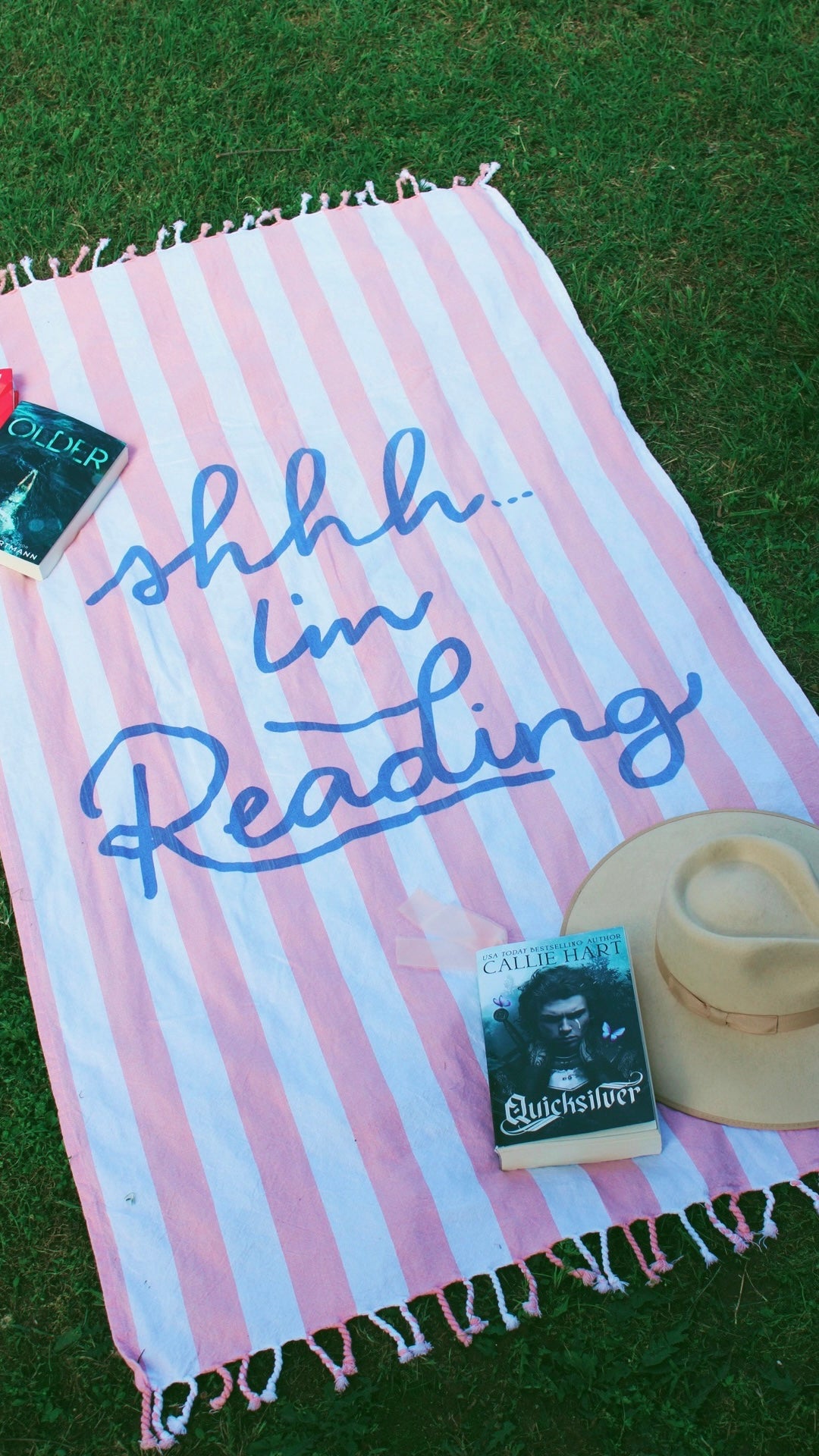 SHHH I’M READING BEACH TOWEL