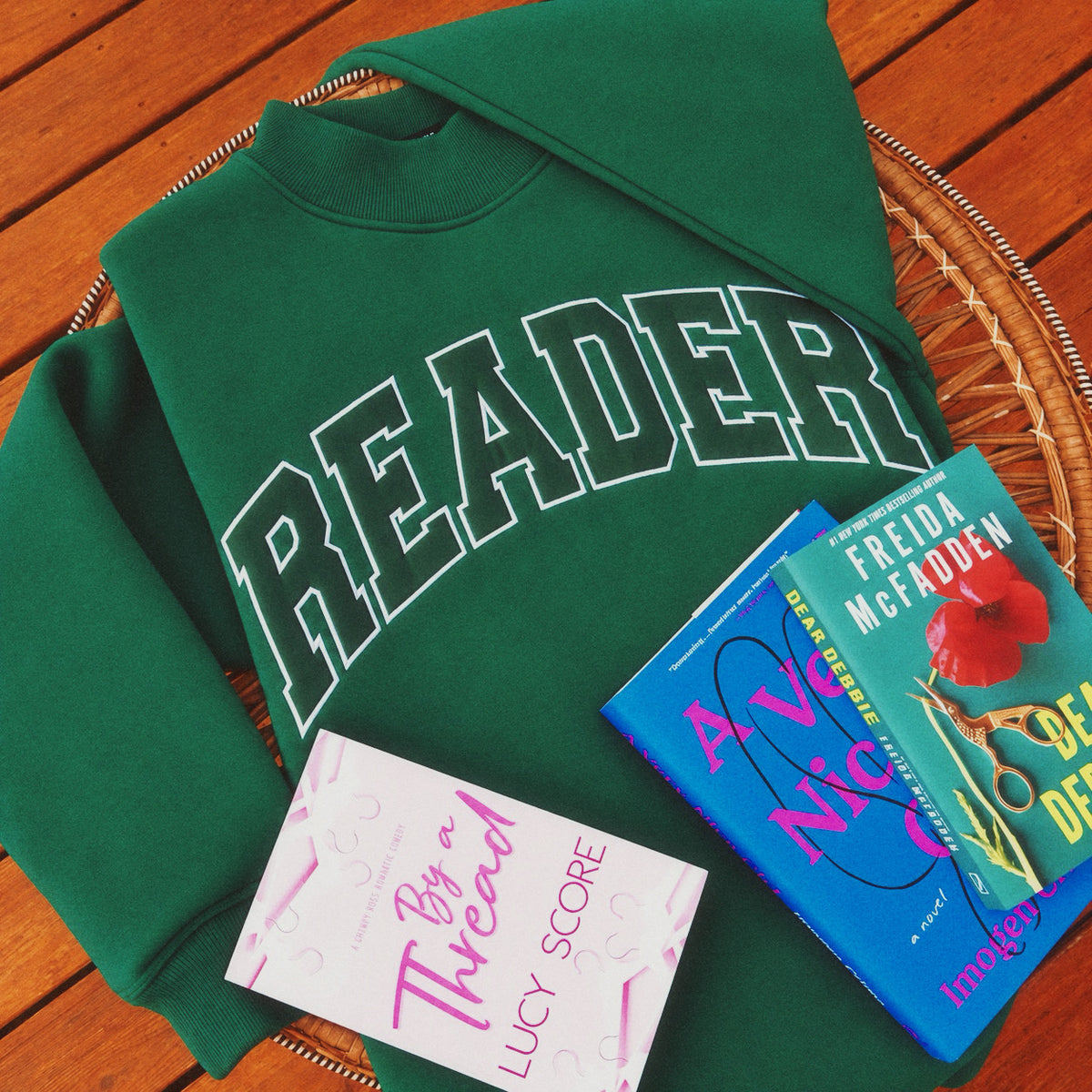 READER HUNTER GREEN APPLIQUÉ MOCKNECK