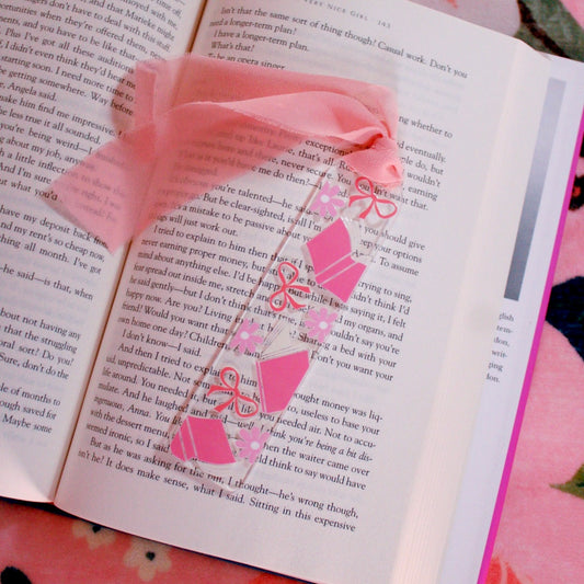 ARYLIC "BOWS AND BOOKS" BOOKMARK