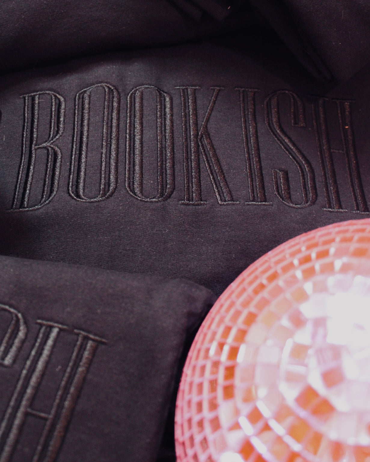 BLACK TONE ON TONE EMBROIDERED CREWNECK