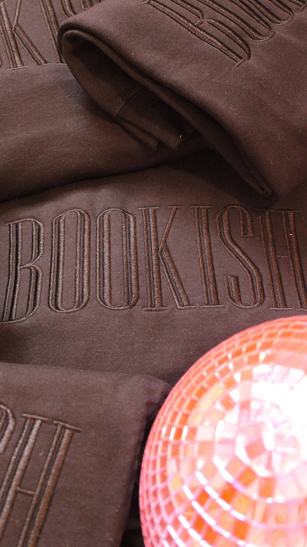 BLACK TONE ON TONE EMBROIDERED CREWNECK