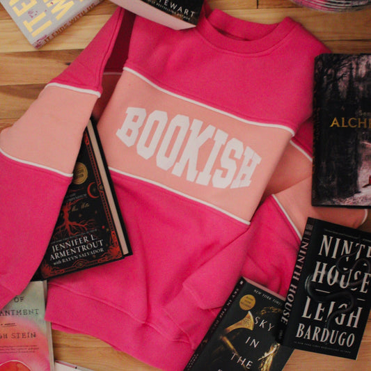 COLOR BLOCK BOOKISH PUFF PRINT CREWNECK