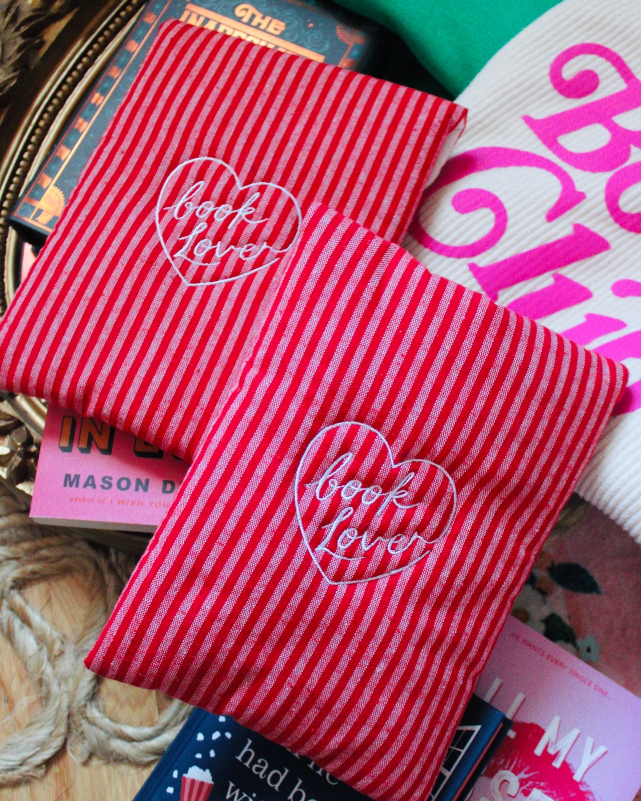 BOOK LOVER EMBROIDERED E-READER SLEEVE