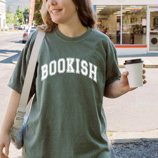 SIMPLE WHITE VARSITY BOOKISH T-SHIRT