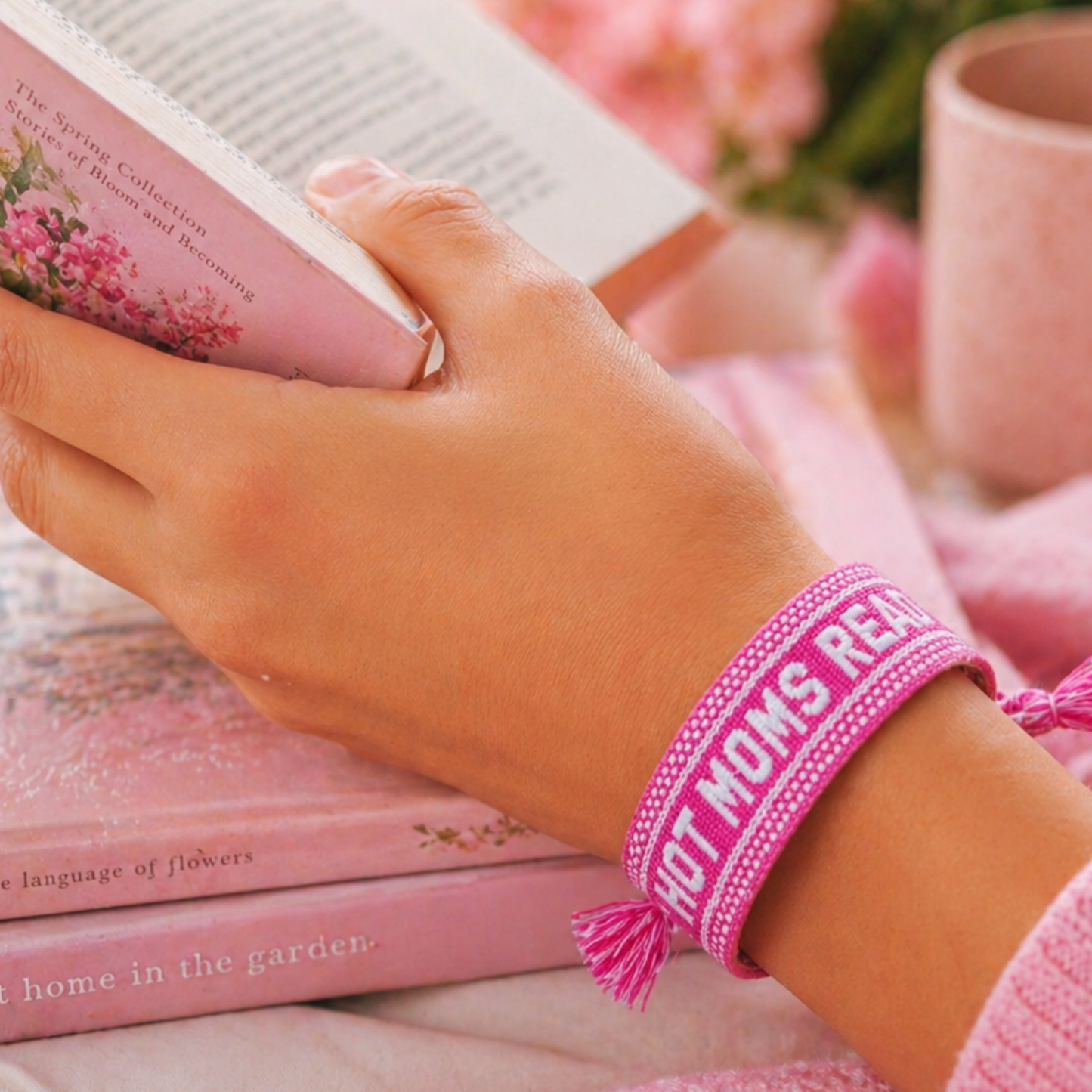 HOT MOMS READ EMBROIDERED BRACELET